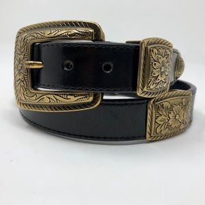 VINTAGE BRIGHTON BEAUTY!  LEATHER BELT/CONCHOS